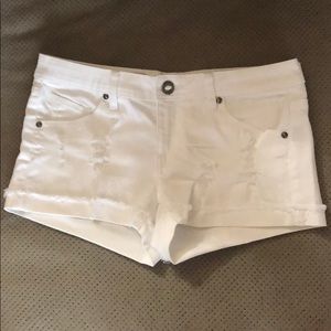 Junior’s Volcom short short fit, size 7, like new.